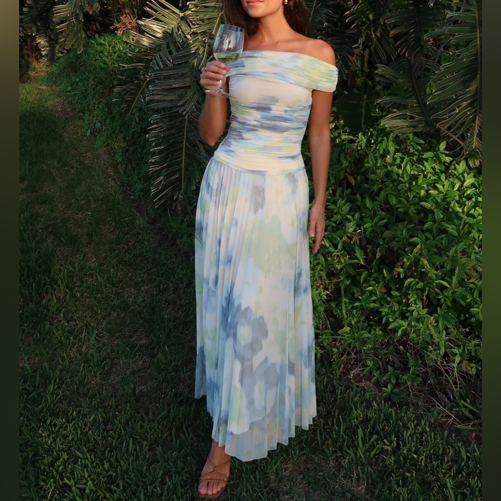 Abercrombie & Fitch Giselle Drop-Waist Mesh Maxi Dress - Picture 2 of 6